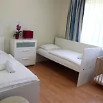 Rév *